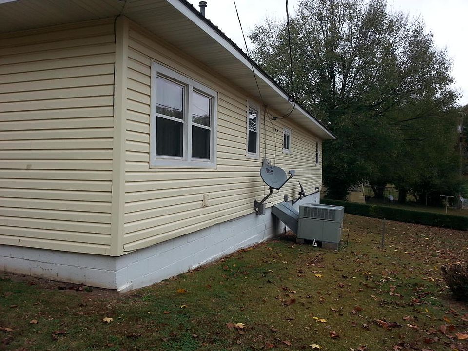 2nd image of 123 Sunset Dr