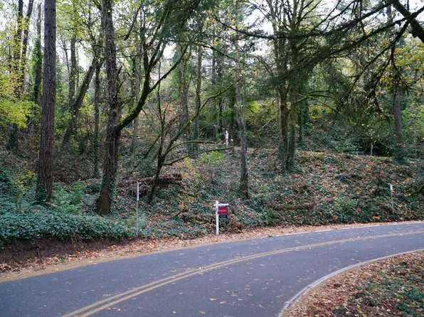 SW Council Crest Dr, Portland, OR 97239