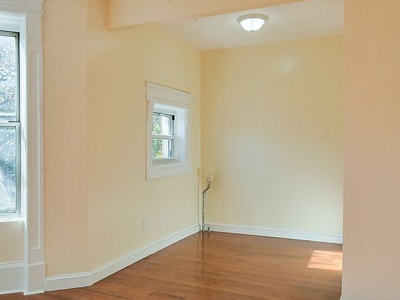 4th image of 811 Lincoln Pl #2