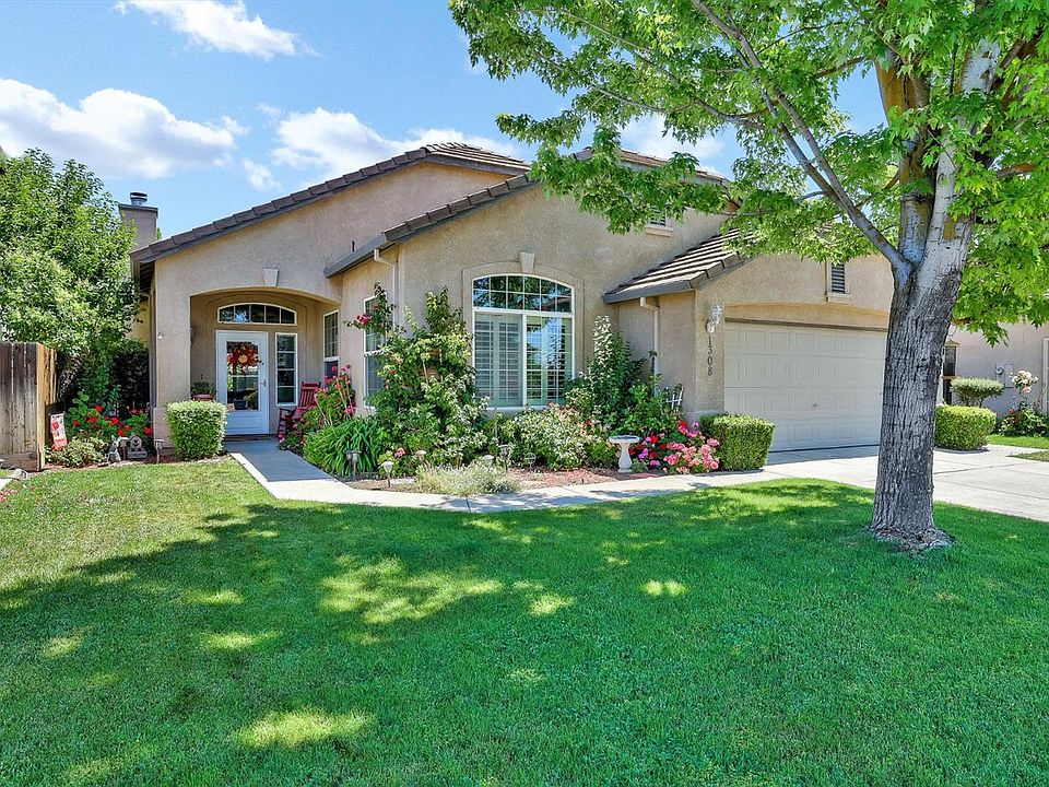 1st image of 1308 Primavera Ave
