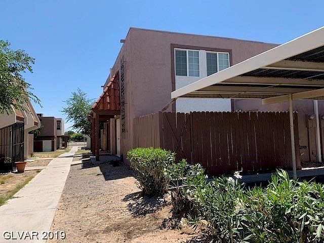 1st image of 3420 Villa Knolls West Dr