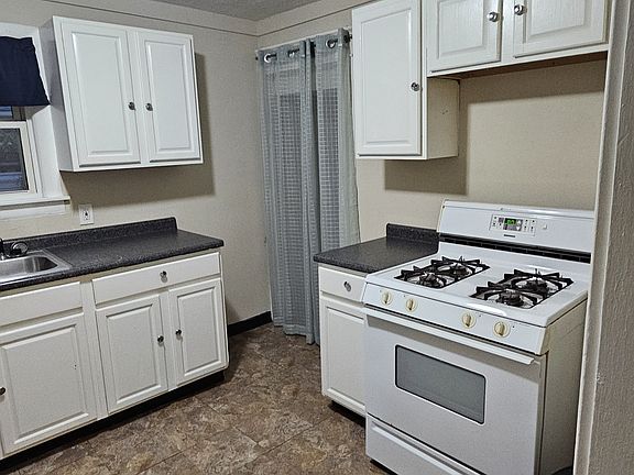 2nd image of 2157 10th St SW
