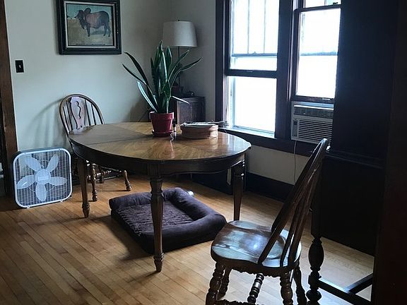 3rd image of 726 E Johnson St