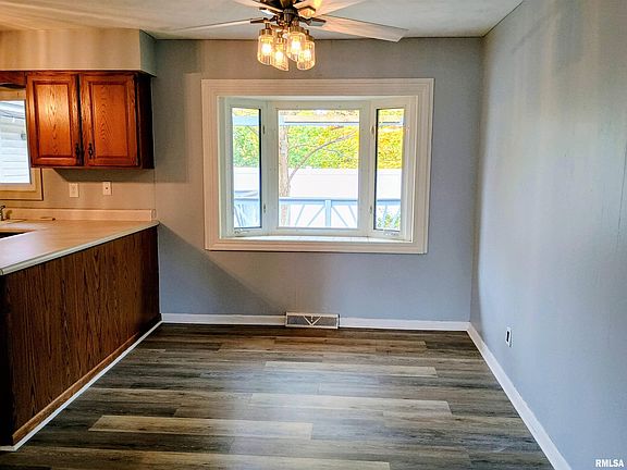4th image of 614 N Lammers Ave