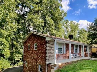 1210 Pinebrook Cir, Hendersonville, NC 28739