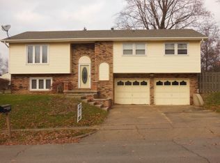 444 Shadow Ln, Decatur, IL 62526