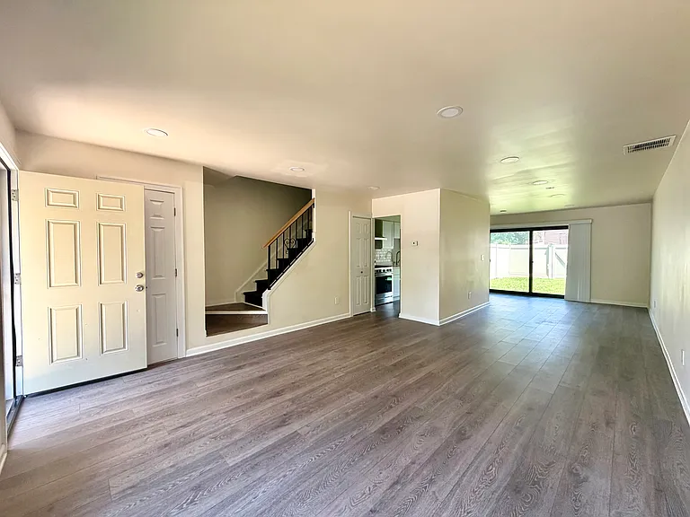 97 Hampton Pl #NA — Photo 1