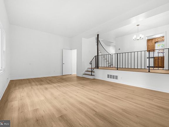 3rd image of 5915 Prince George Dr #323