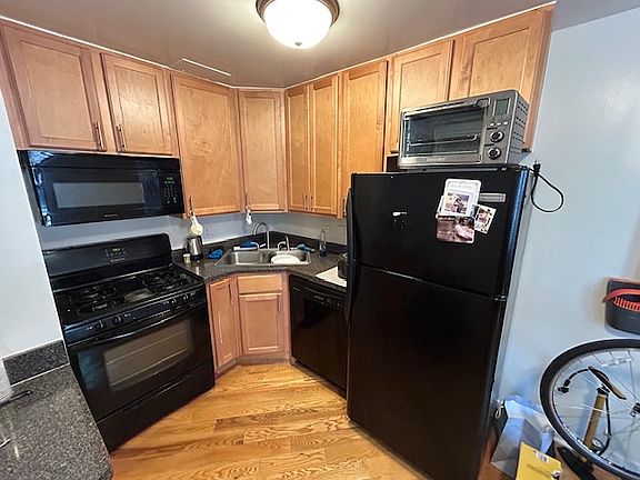 4th image of 7609 N Bosworth Ave APT 1S