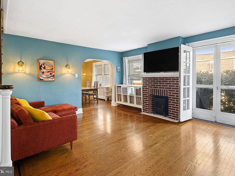 1st image of 221 W Albemarle Ave