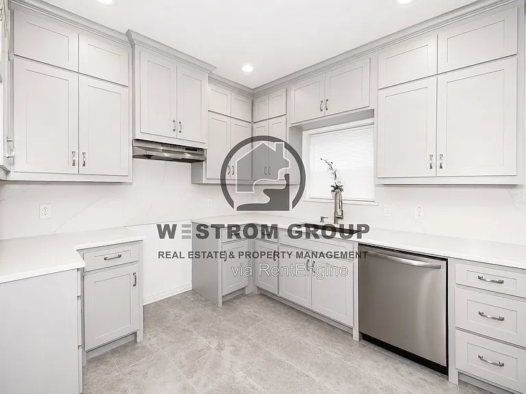 709 S Church St — Photo 10