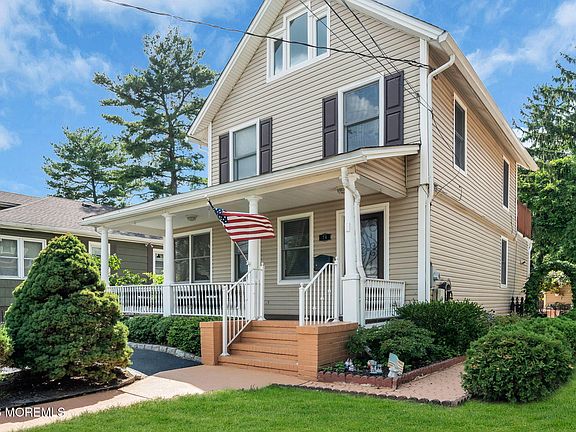 3rd image of 74 Atlantic Avenue