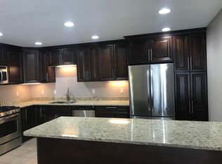 940 Pontiac Ln, Chanhassen, MN 55317