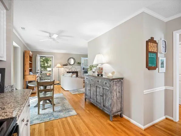 204 Bracken Ct, Raleigh, NC 27615