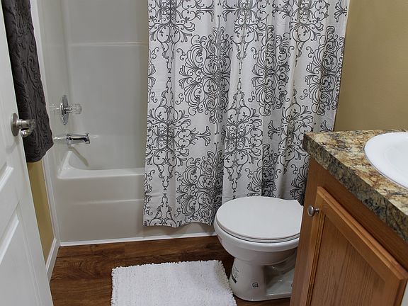 2nd Bathroom