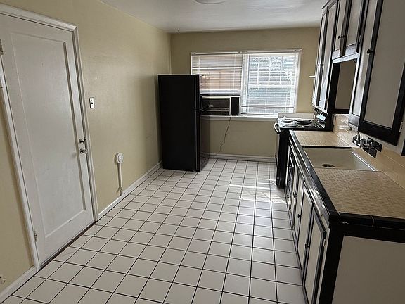 3rd image of 430 S 1200 E APT 3