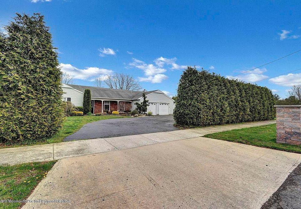 2nd image of 758 Adelphia Rd