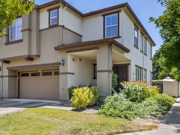 2870 Pearblossom Drive, Santa Rosa, CA 95407