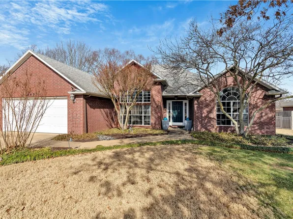 4450 W Sandingham St, Fayetteville, AR 72704