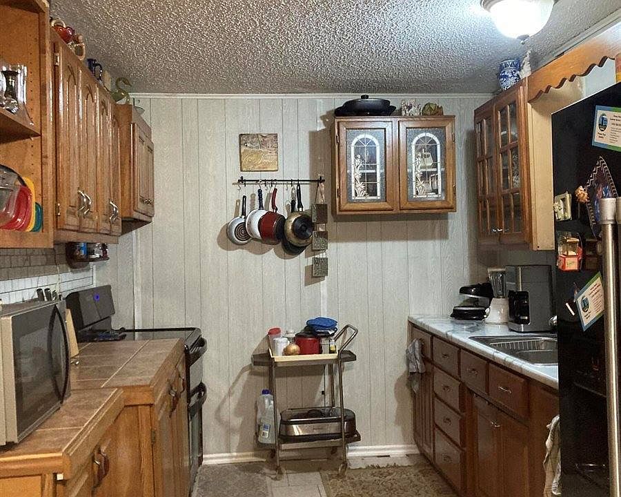 2nd image of 303 S Northcutt Ave