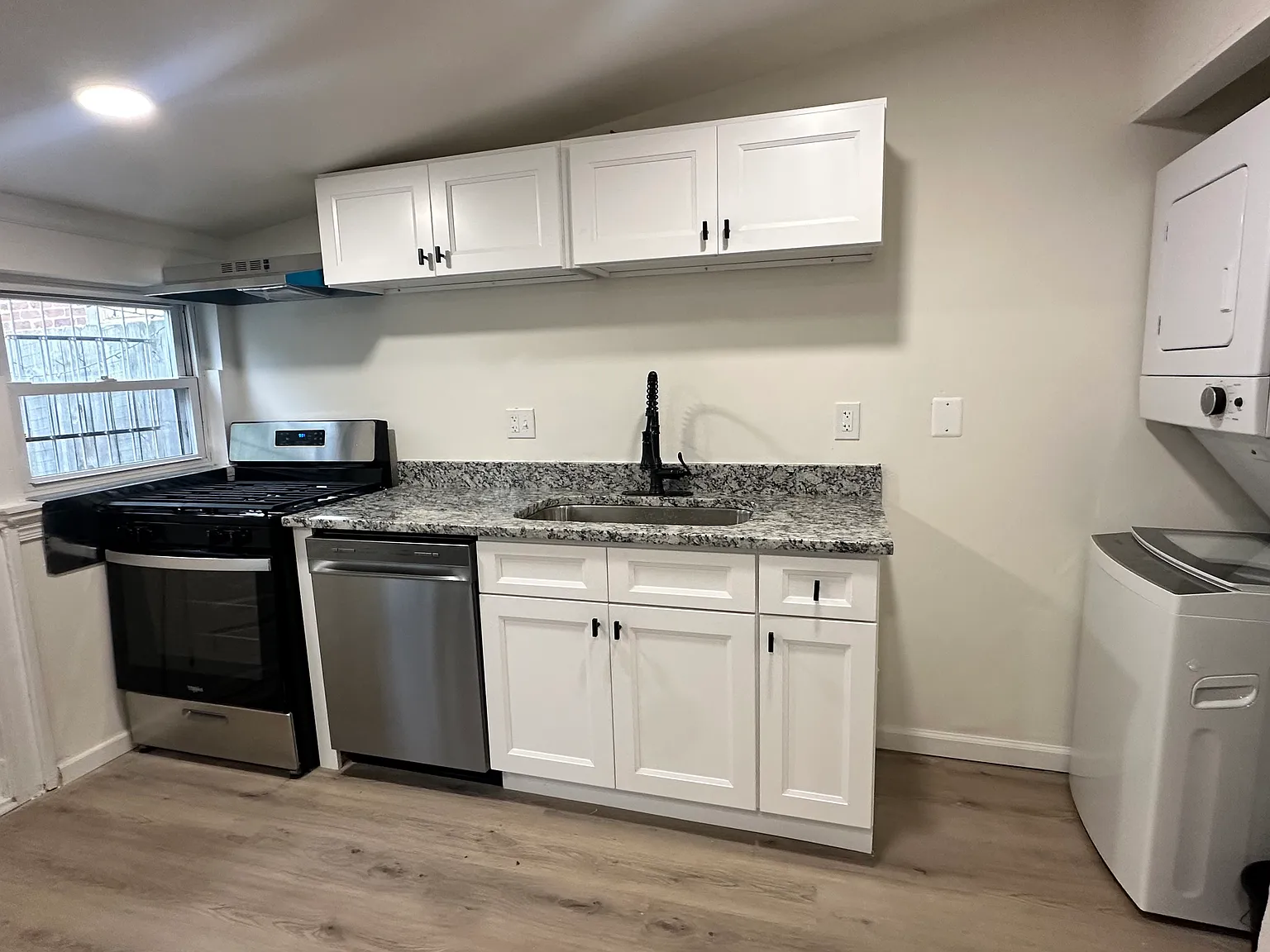 3 bed, 1500 sqft, $2,300 — Photo 4