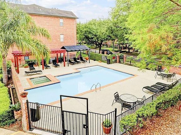 5th image of 4041 Law St APT 606