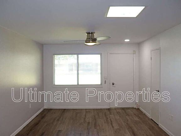 3rd image of 10418 W Deanne Dr