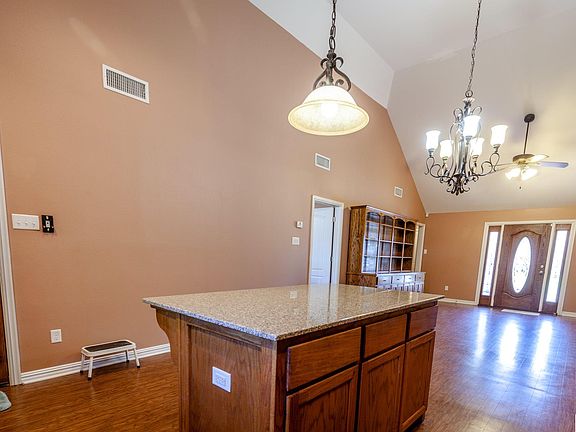 5th image of 134 Orleans Pl