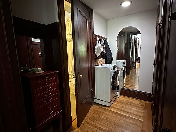 2nd image of 1932 Fell St APT 2