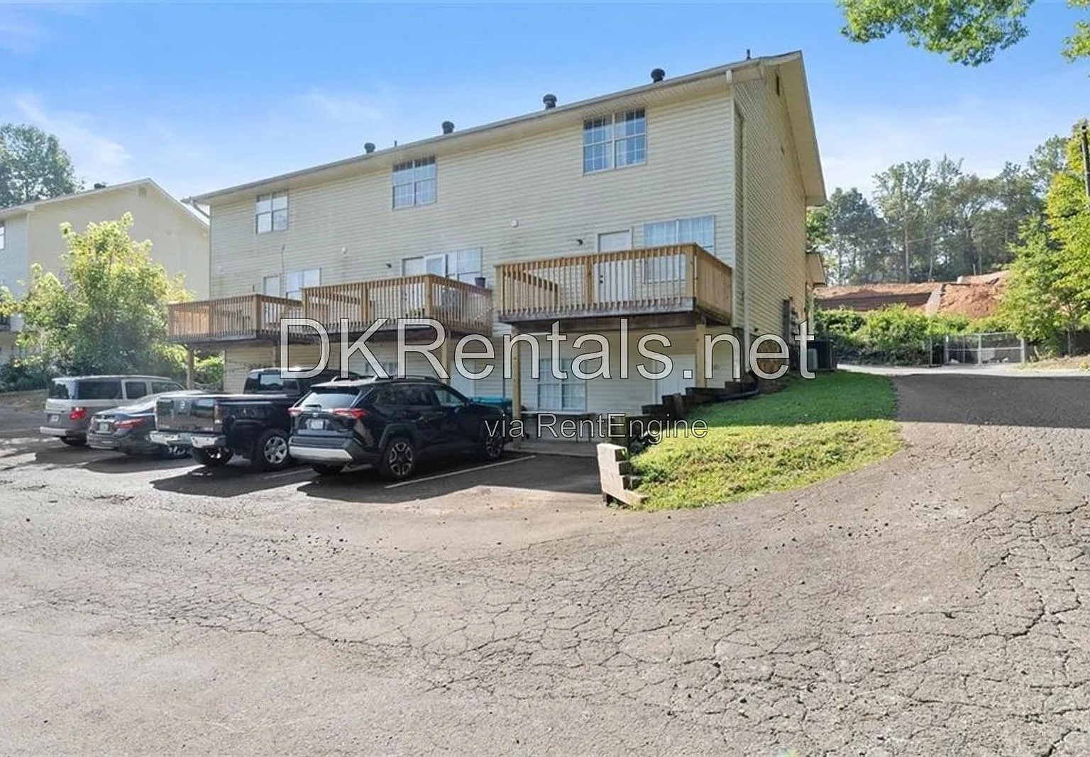 1 bed, 1.5 bath, $1,095 — Photo 1