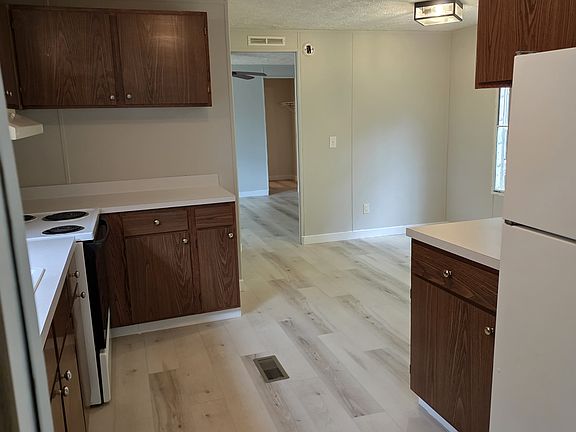 5th image of 284 Webb Heights Cir