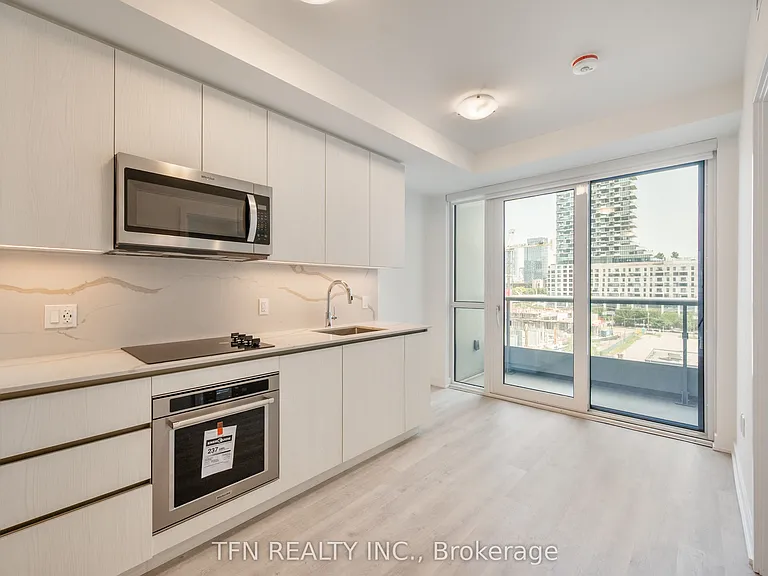 15 Richardson St #612 — Photo 2