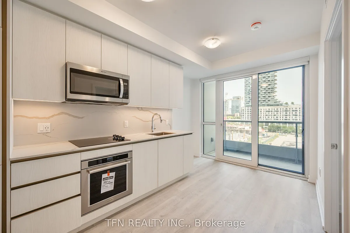 Building Photo - 15 Richardson St #612