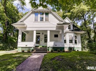 123 W Stephenson St, Petersburg, IL 62675