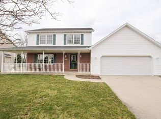 706 Havens Dr, Hudson, IL