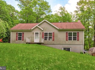 615 S Blacksmith Ave, Windsor, PA 17366