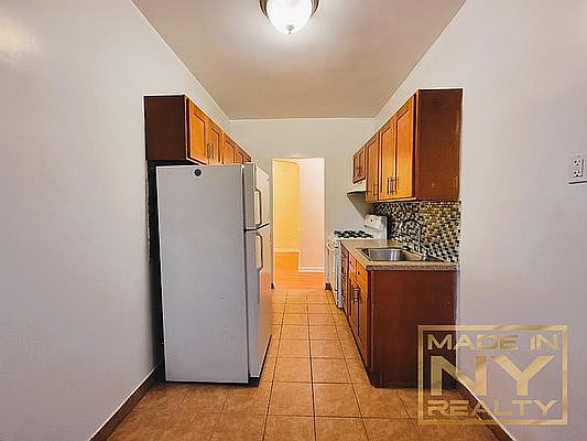 4th image of 8447 118th St APT 3E