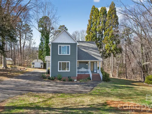 1665 Sherwood Ct, Sherrills Ford, NC 28673