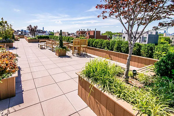 Rented by Nooklyn NYC LLC | media 82