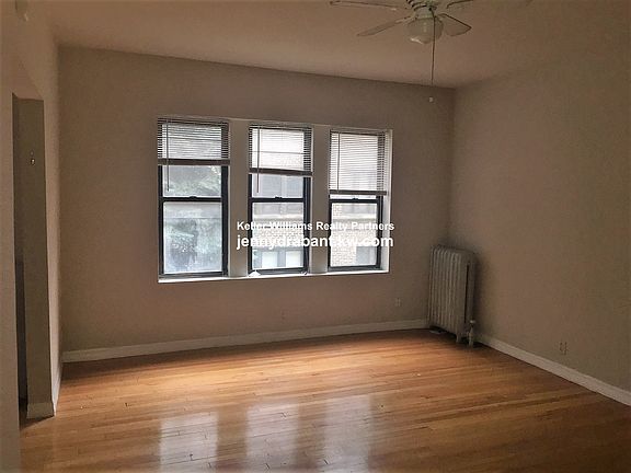 5th image of 1319 W Estes Ave APT 13