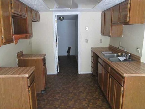 4th image of 8027 Valley Farms Ct