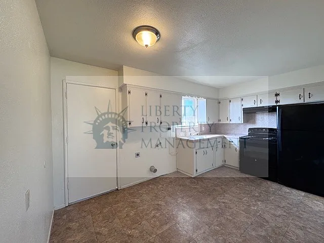 1549 Truman Dr — Photo 5