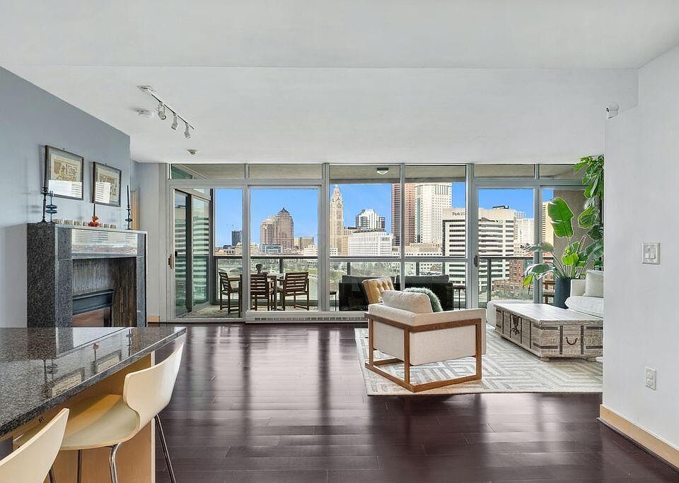 1st image of 1 Miranova Pl APT 1220