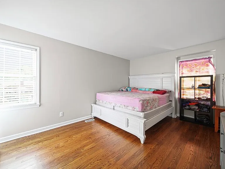 335 Meadowdale Ln — Photo 19