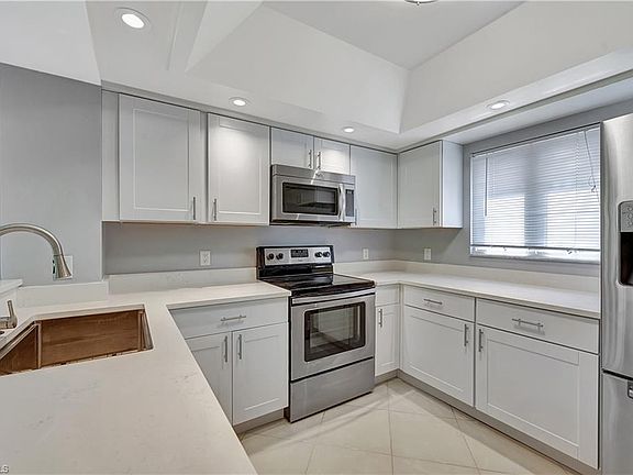 2nd image of 1660 Spoonbill LN #1660A