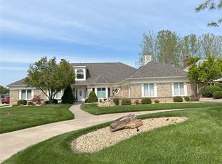 55 N Pointe Cir, Lake Saint Louis, MO 63367