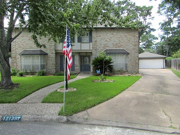 2nd image of 12139 Glenway Dr