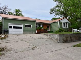 1618 E Capitol Ave, Pierre, SD 57501