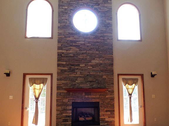 2-story Family Rm.