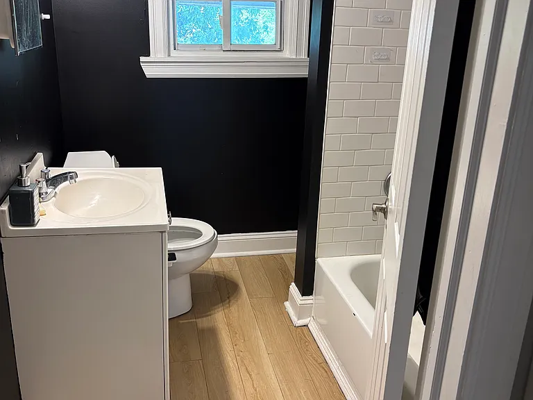 122 Fletcher St #3 — Photo 5